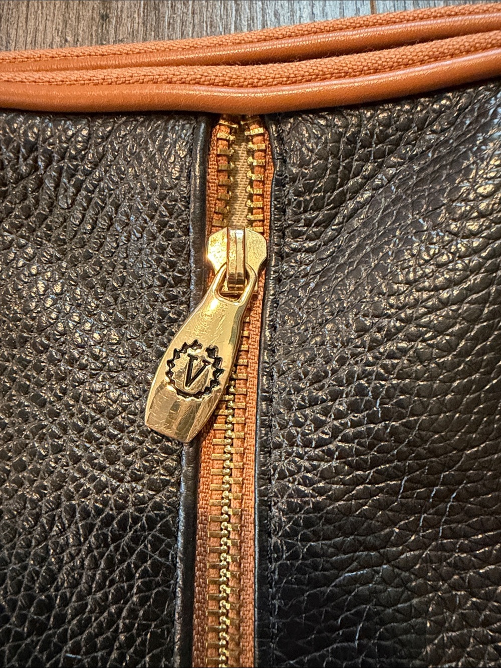 Valentina Classic Two-Tone Crossbody Bag in Black and Tan - Picture 3 of 10